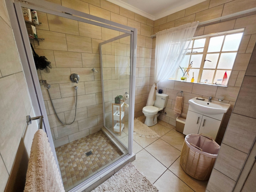 4 Bedroom Property for Sale in Heuwelsig Free State